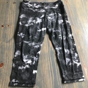 SO Yoga Capri Pants